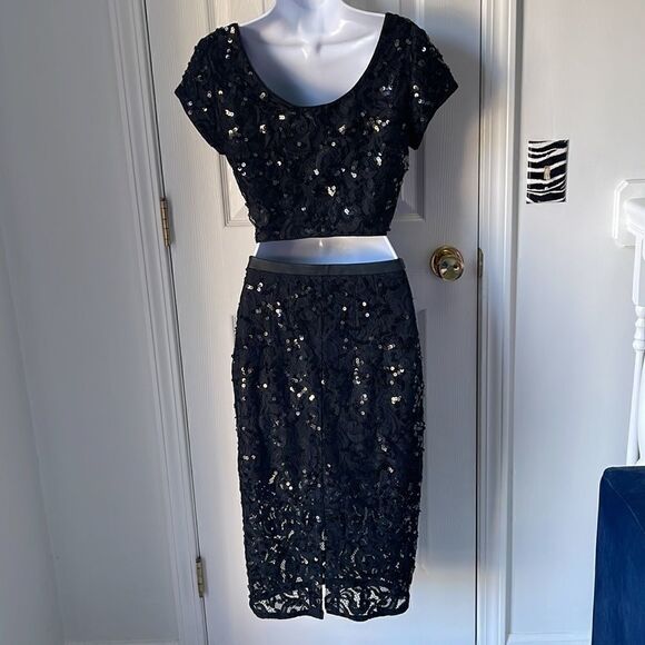 2 piece sequin skirt and top - Picture 4 of 4